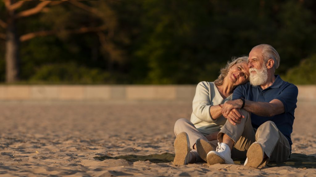 couple-senior-camping-hors-saison